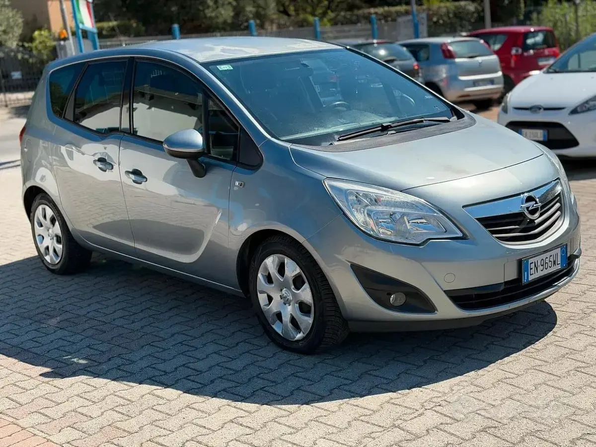Usata Opel Meriva Cosmo 120 CV (88 kW) 2013 Grigio Monovolume
