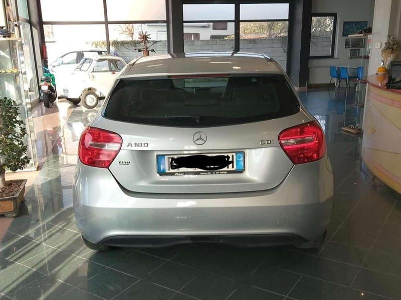 Usata Mercedes A180 Premium 109 CV (80 kW) 2013 Argento Berlina