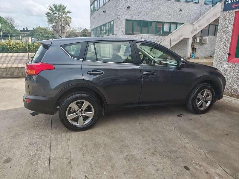 Usata Toyota RAV4 124 CV (91 kW) 2015 SUV