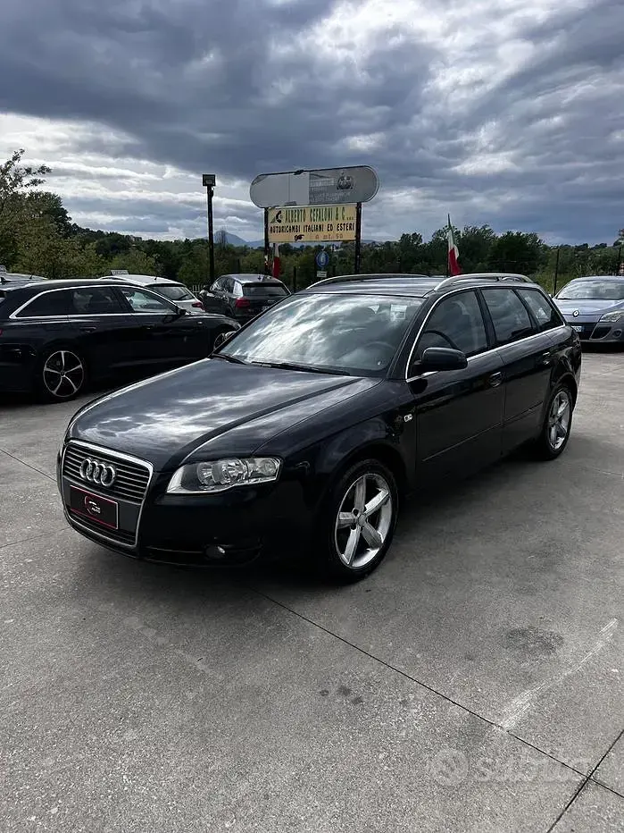 Usado Audi A4 140 CV (102 kW) 2008 Negro Familiar