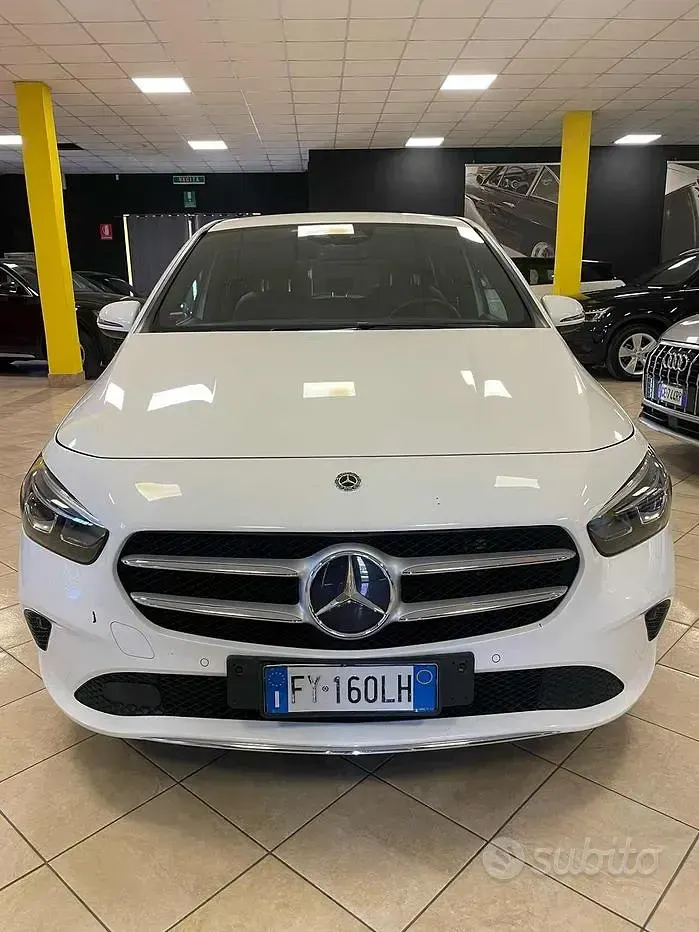 Usata Mercedes B180 116 CV (85 kW) 2019 Bianco Utilitaria