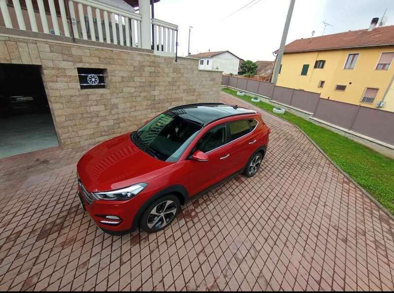 Rosso Usata 2016 Hyundai Tucson SUV | 14.500 € (Cara) - Immagine 1/4