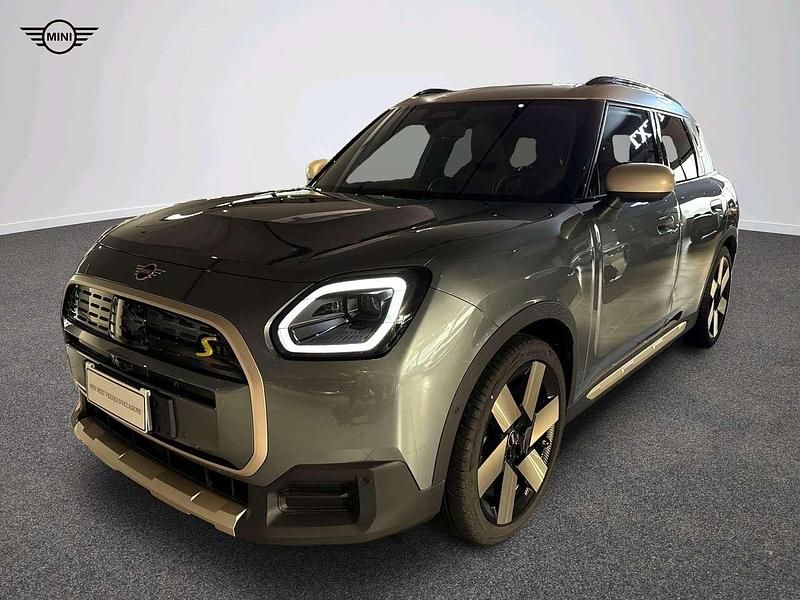 Nuova Mini Countryman Favoured 225 kW (306 CV) 2025 Verde SUV