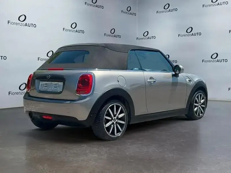 Usata Mini One Cabriolet 102 CV (75 kW) 2018 Argento Cabrio