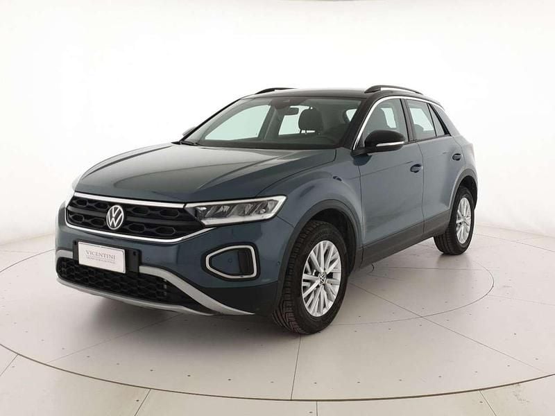 Usata VW T-Roc Life 150 CV (110 kW) 2025 Petroleum blue metallizzato ne SUV