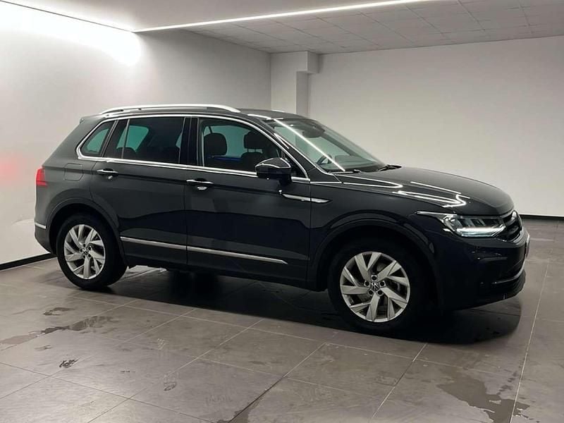 Usata VW Tiguan Life 122 CV (89 kW) 2023 Grigio SUV