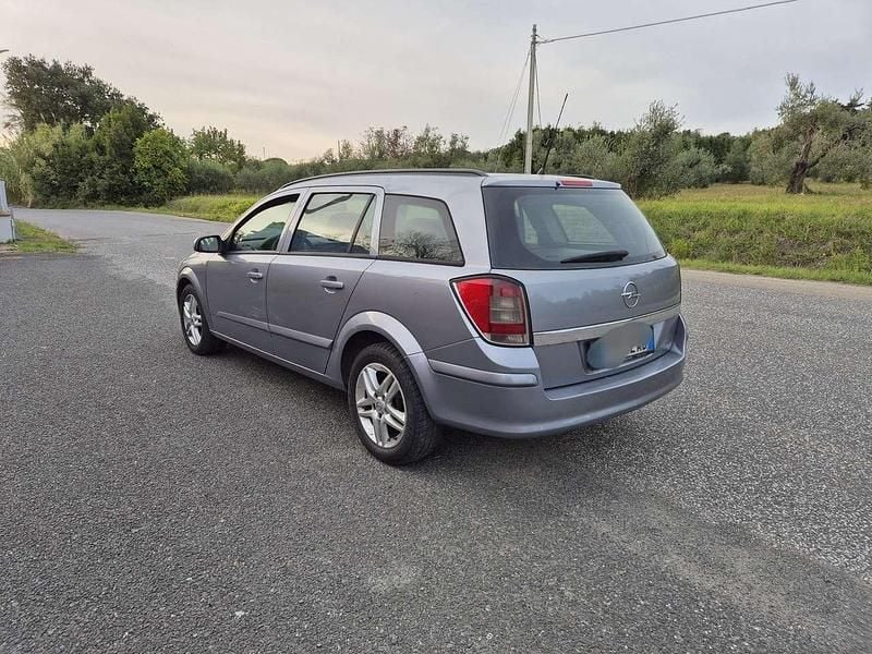 Usata Opel Astra Enjoy 101 CV (74 kW) 2007 Blu Station wagon