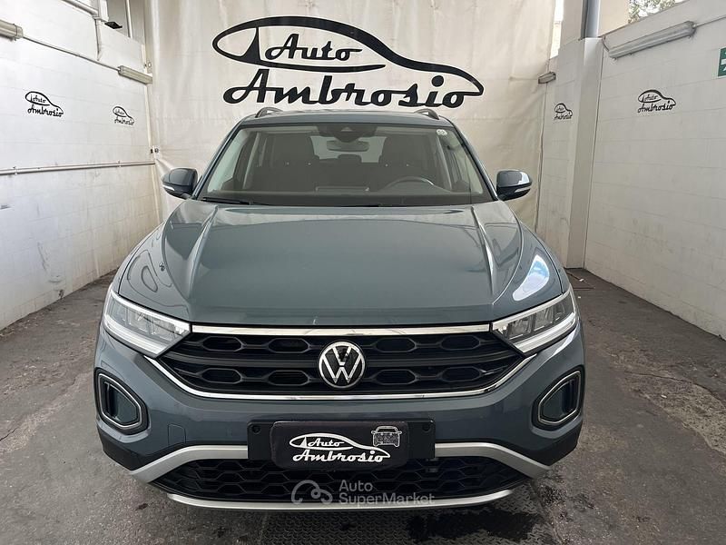 Usata VW T-Roc Life 150 CV (110 kW) 2022 Grigio SUV