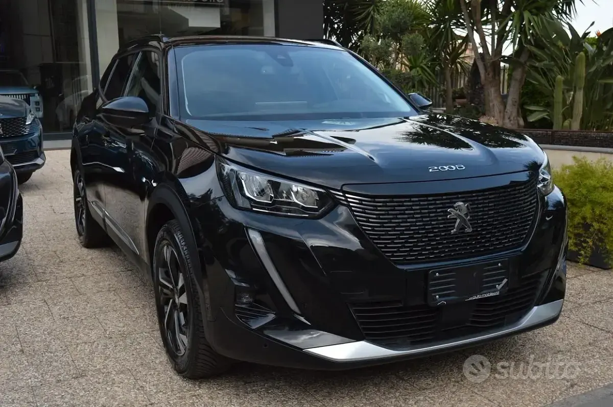 Usata Peugeot 2008 Allure 102 CV (75 kW) 2021 Nero SUV