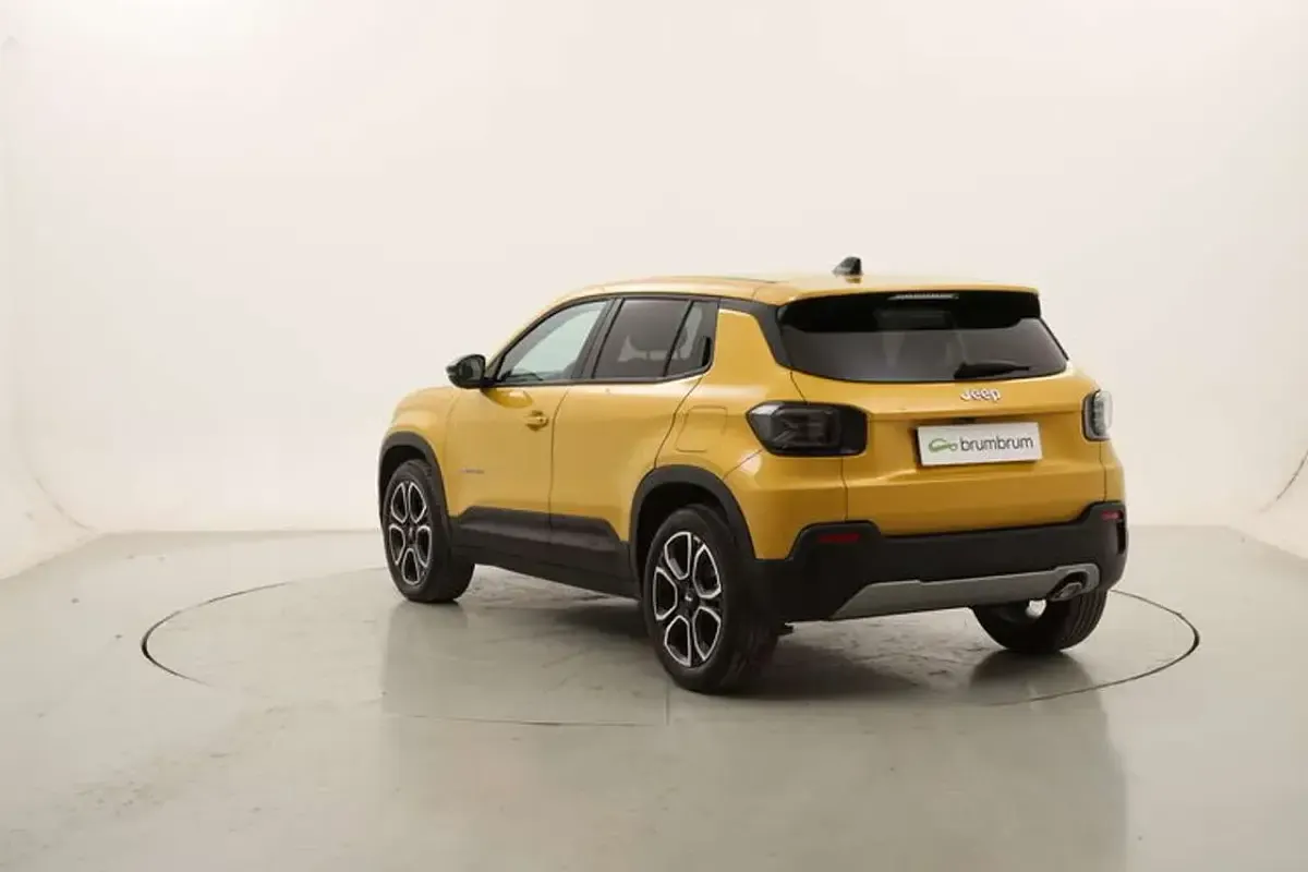 Usata Jeep Avenger Summit 101 CV (74 kW) 2025 Giallo/oro SUV