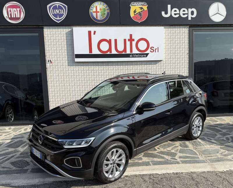 Nero Usata 2023 VW T-Roc R-line SUV | 29.899 € (Buon prezzo) - Immagine 1/4