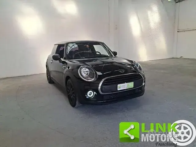 Usata Mini ONE Essential 75 CV (55 kW) 2021 Nero Utilitaria