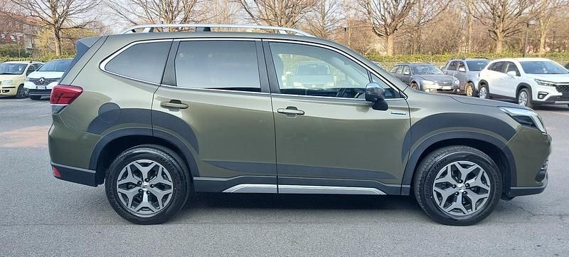 Usata Subaru Forester Style 149 CV (109 kW) 2023 Verde SUV