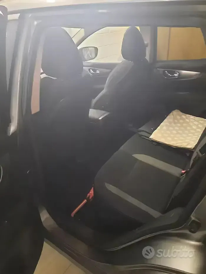 Usata Nissan Qashqai N-Connecta 110 CV (80 kW) 2018 Grigio SUV