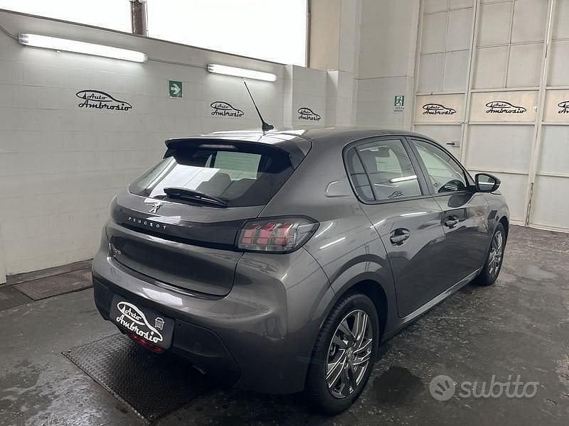 Usata Peugeot 208 Allure 102 CV (75 kW) 2022 Grigio Utilitaria