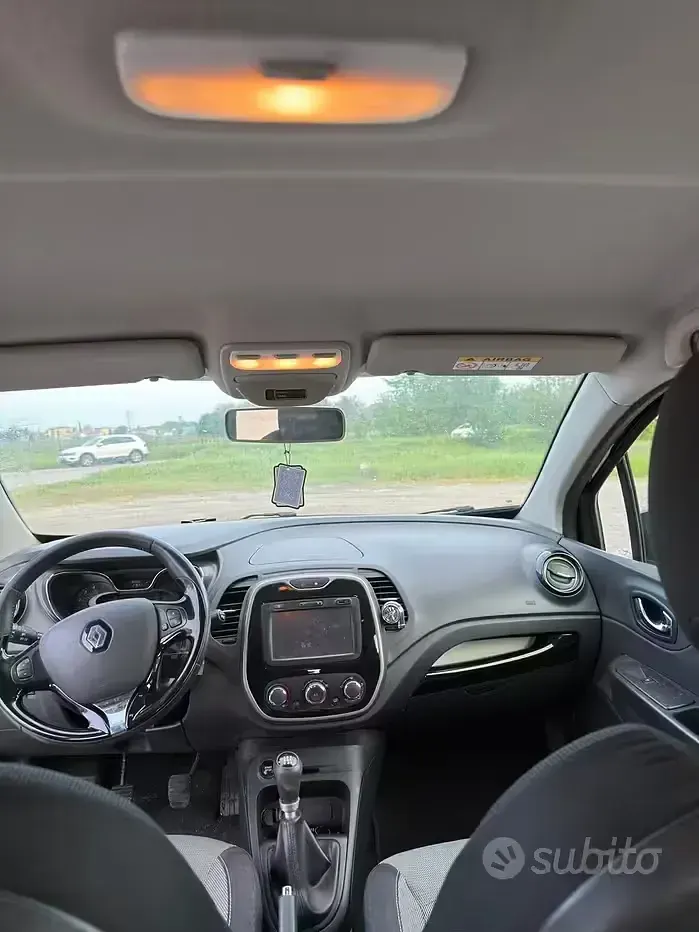 Usata Renault Captur 90 CV (66 kW) 2017 Nero SUV