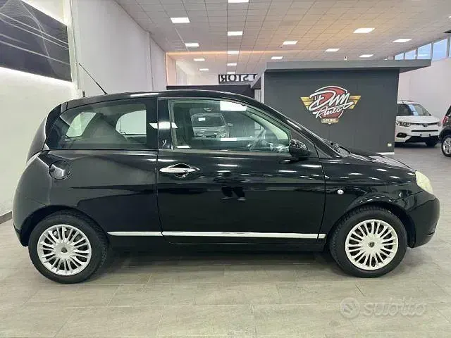 Usata Lancia Ypsilon 60 CV (44 kW) 2009 Nero Utilitaria