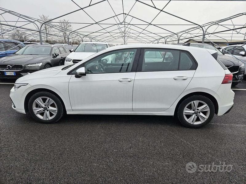 Usata VW Golf VIII Life 110 CV (80 kW) 2021 Bianco Berlina
