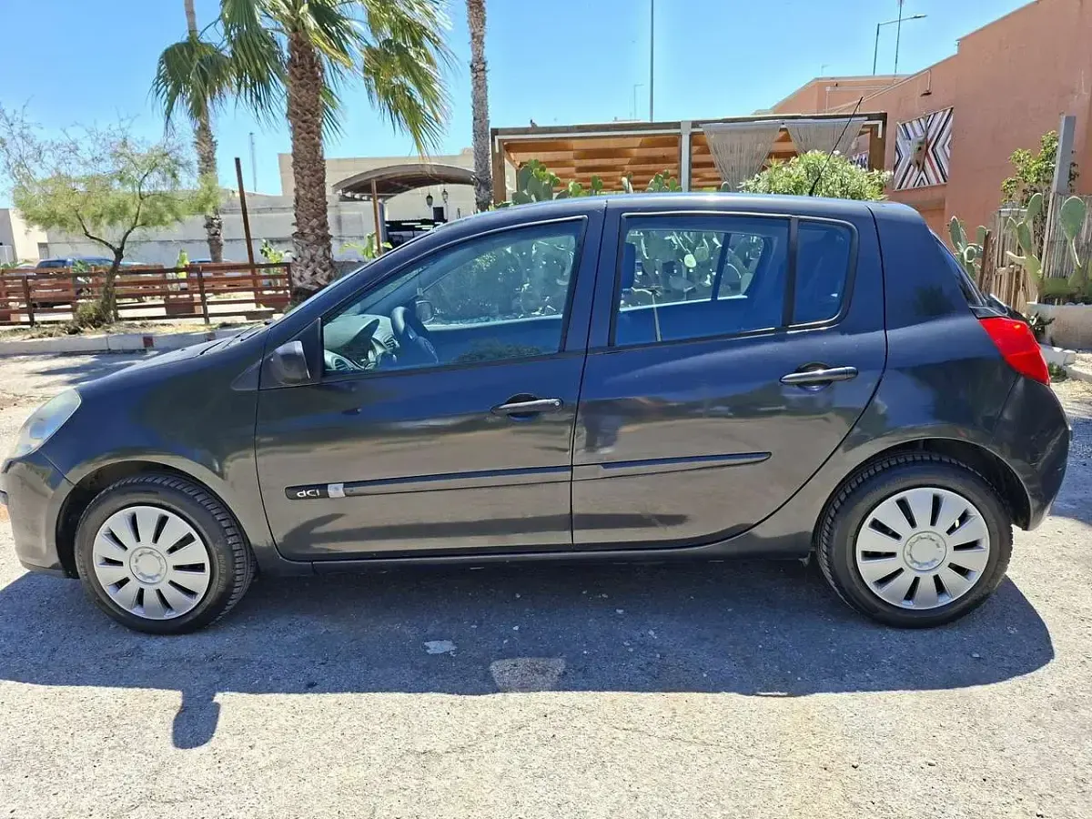 Usata Renault Clio II 75 CV (55 kW) 2007 Other Berlina