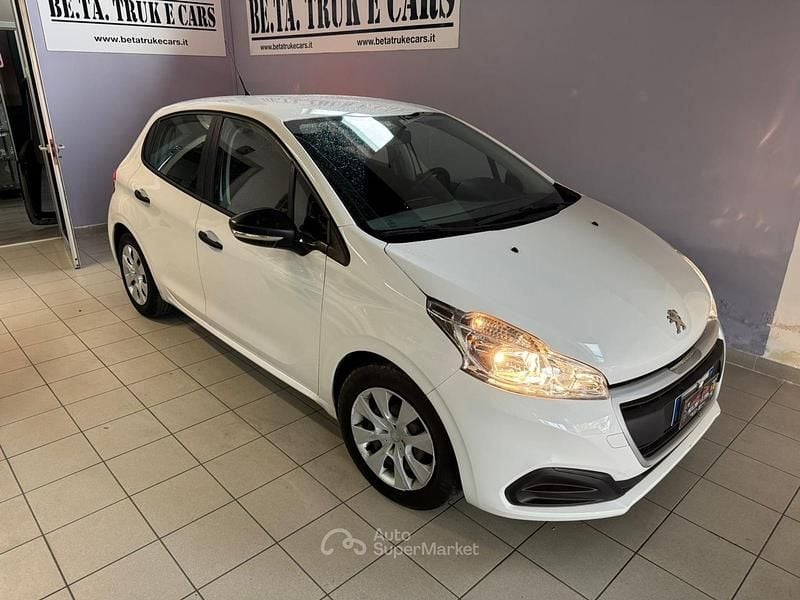 Bianco Usata 2017 Peugeot 208 Due volumi | 7000 € (Ottimo prezzo) - Immagine 1/4