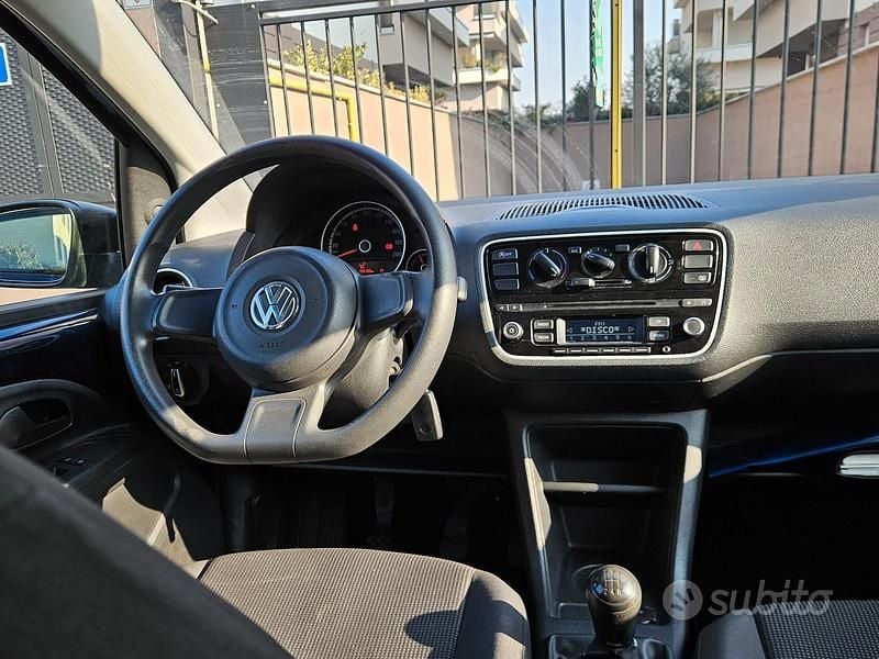 Usata VW up! 2014 Blu Utilitaria