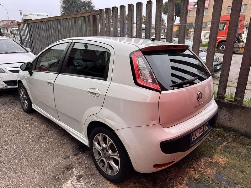 Usata Fiat Grande Punto Dynamic 77 CV (56 kW) 2010 Utilitaria