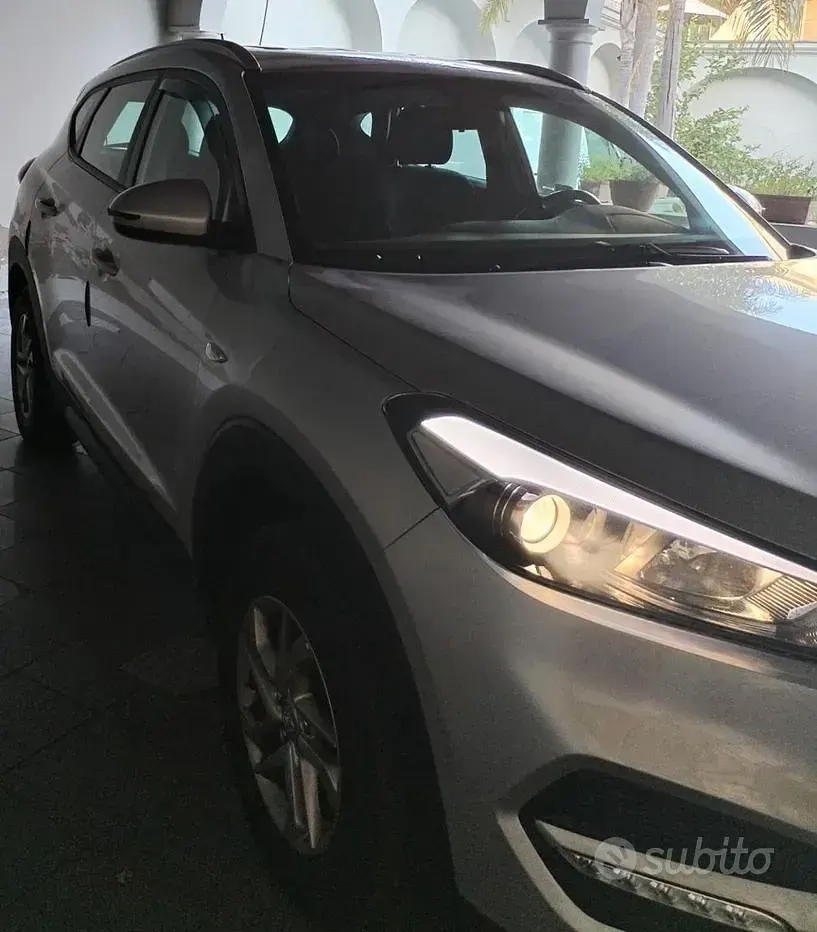 Usata Hyundai Tucson 116 CV (85 kW) 2016 Grigio SUV