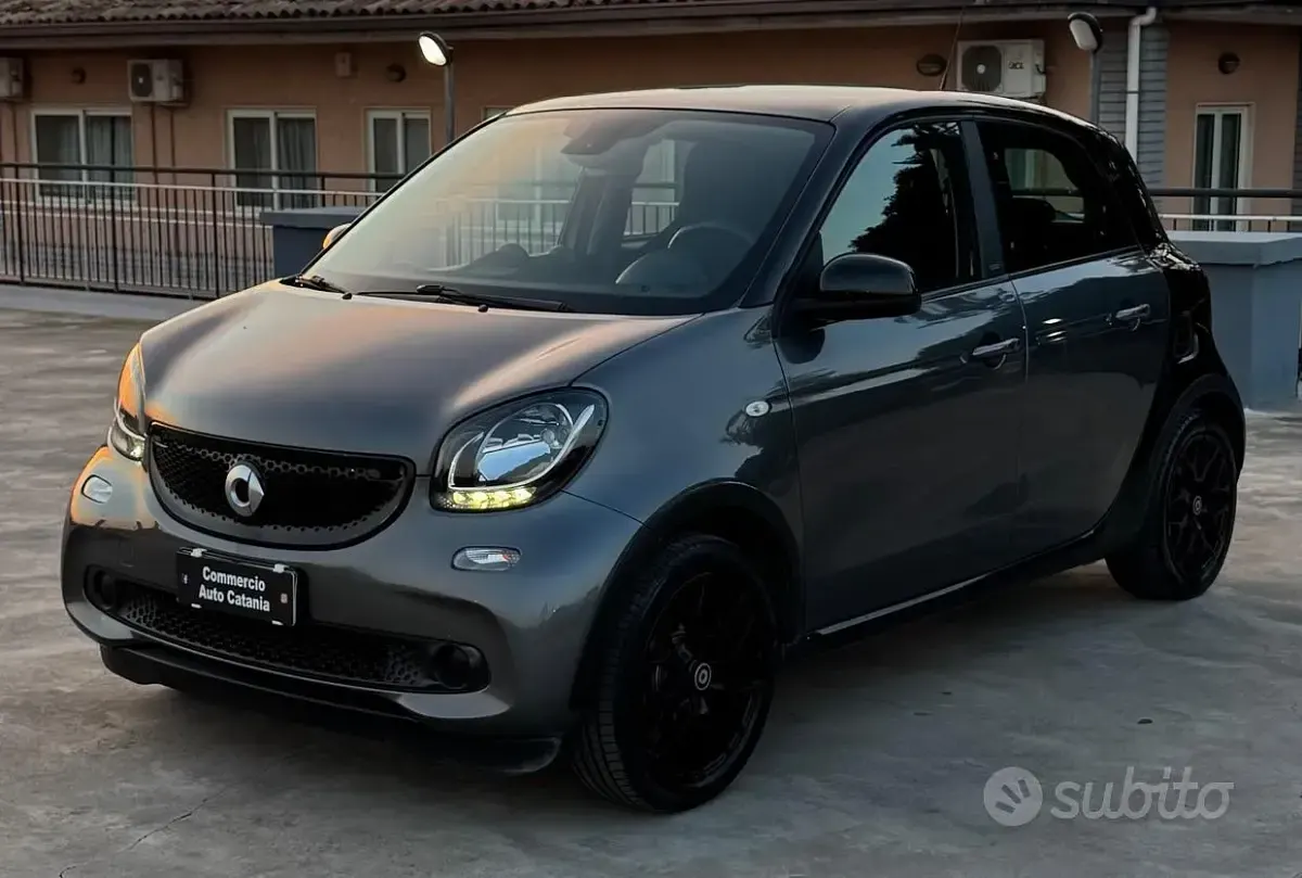 Usata Smart ForFour 71 CV (52 kW) 2016 Grigio Utilitaria
