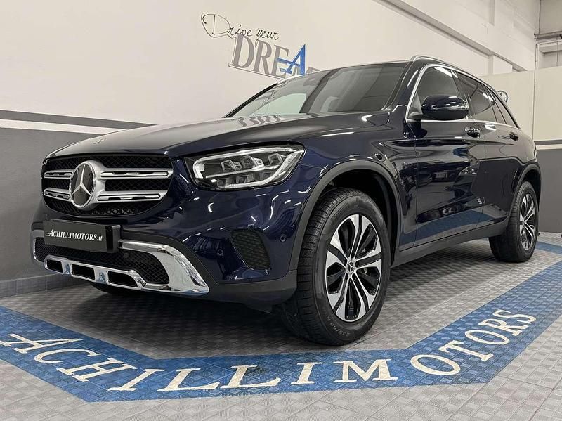 Usata Mercedes GLC300e Business 211 CV (155 kW) 2020 Blu canvansite SUV