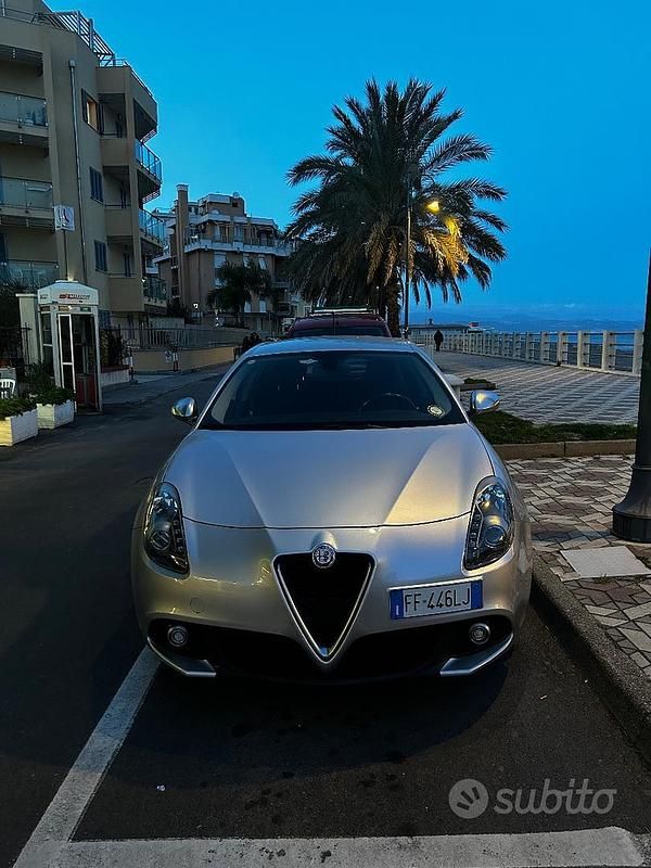 Usata Alfa Romeo Giulietta 82 CV (60 kW) 2016 Grigio Utilitaria