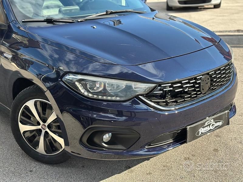 Usata Fiat Tipo Lounge 120 CV (88 kW) 2017 Blu Station wagon