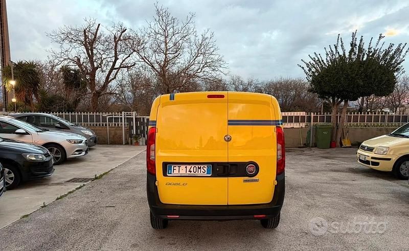 Usata Fiat Doblò 95 CV (69 kW) 2018 Giallo Monovolume