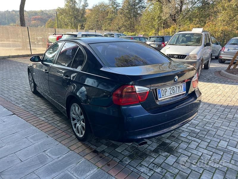 Usata BMW 320 176 CV (129 kW) 2008 Blu Berlina