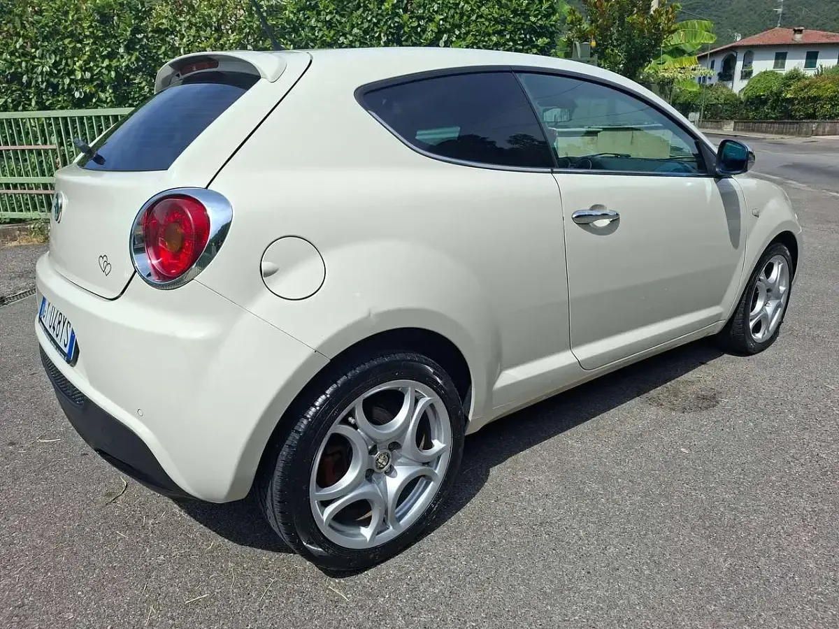 Usata Alfa Romeo MiTo 95 CV (69 kW) 2011 Bianco Utilitaria