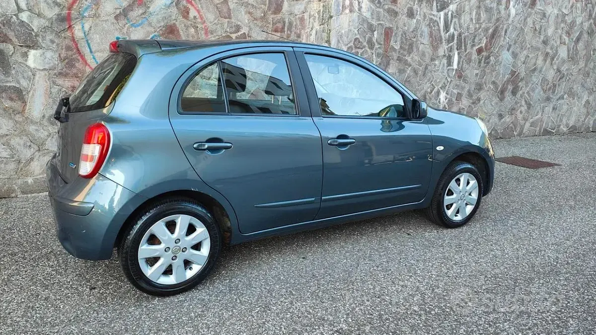Usata Nissan Micra 80 CV (58 kW) 2013 Grigio Utilitaria