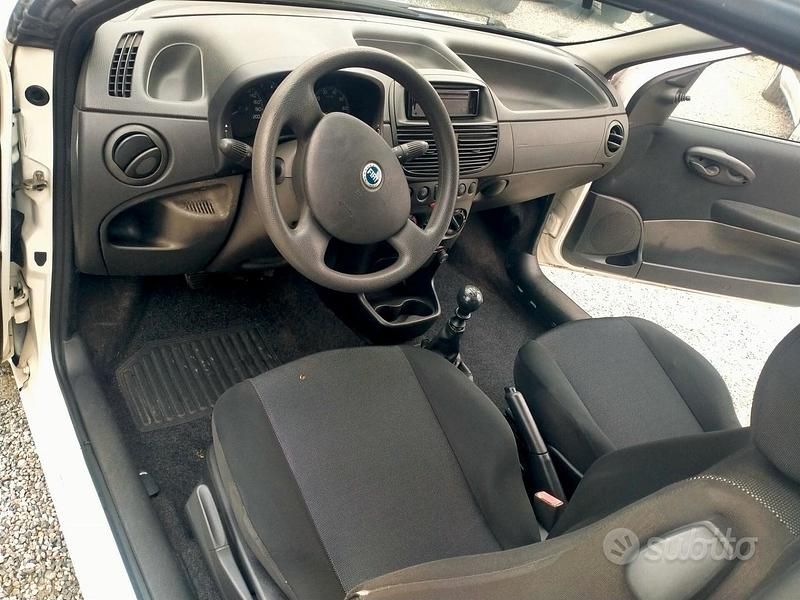 Usata Fiat Punto Classica 59 CV (43 kW) 2008 Bianco Berlina