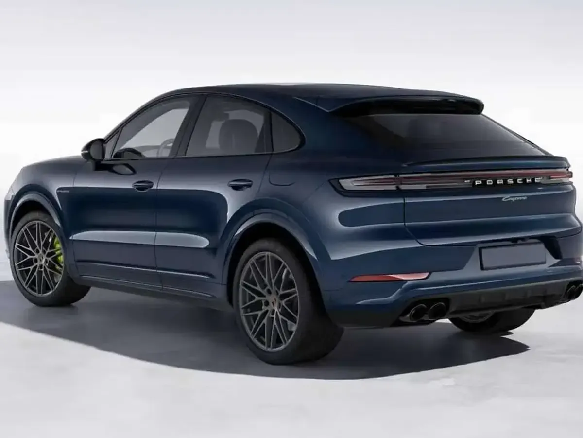 Usata Porsche Cayenne 305 CV (224 kW) 2023 Blu/azzurro SUV
