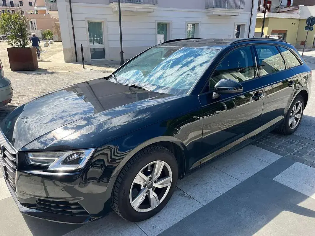 Usata Audi A4 Business 122 CV (89 kW) 2018 Nero Station wagon
