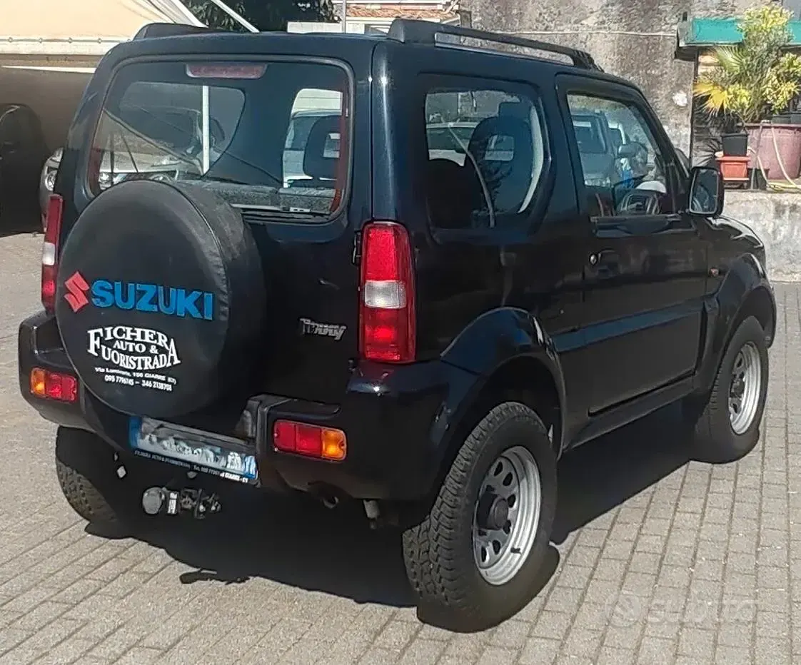 Usata Suzuki Jimny 82 CV (60 kW) 2003 Nero SUV