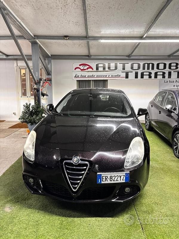 Nero Usata 2013 Alfa Romeo Giulietta Exclusive Tre volumi | 6900 € (Buon prezzo) - Immagine 1/4