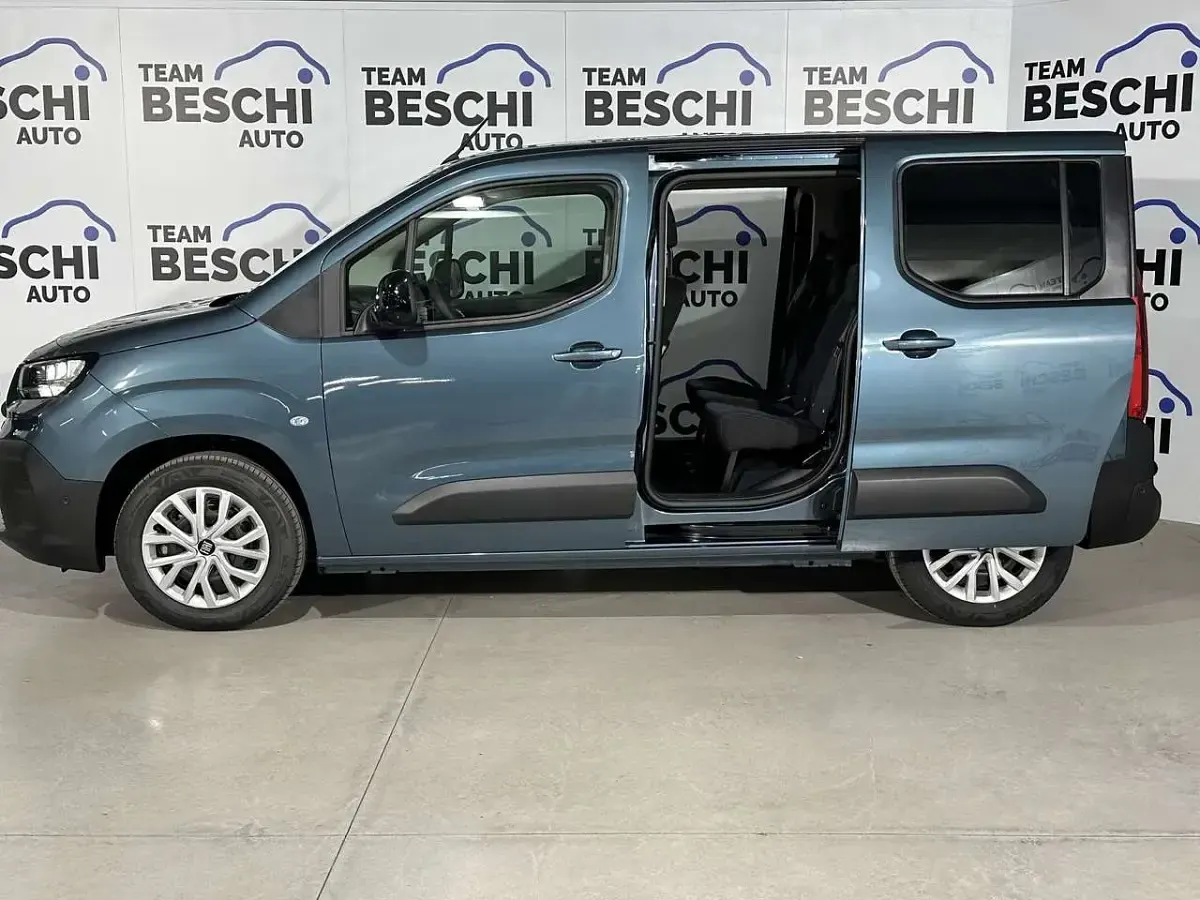 Usata Fiat Doblò 101 CV (74 kW) 2024 Blu/azzurro Monovolume