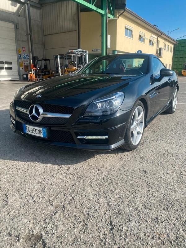 Nero Usata 2011 Mercedes SLK250 Premium Cabrio | 20.000 € (Buon prezzo) - Immagine 1/4