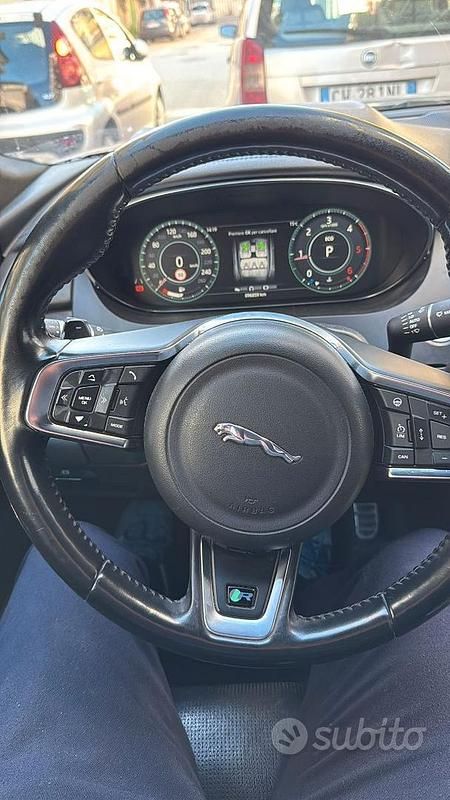 Usata Jaguar E-Pace R-Dynamic 180 CV (132 kW) 2018 Grigio SUV