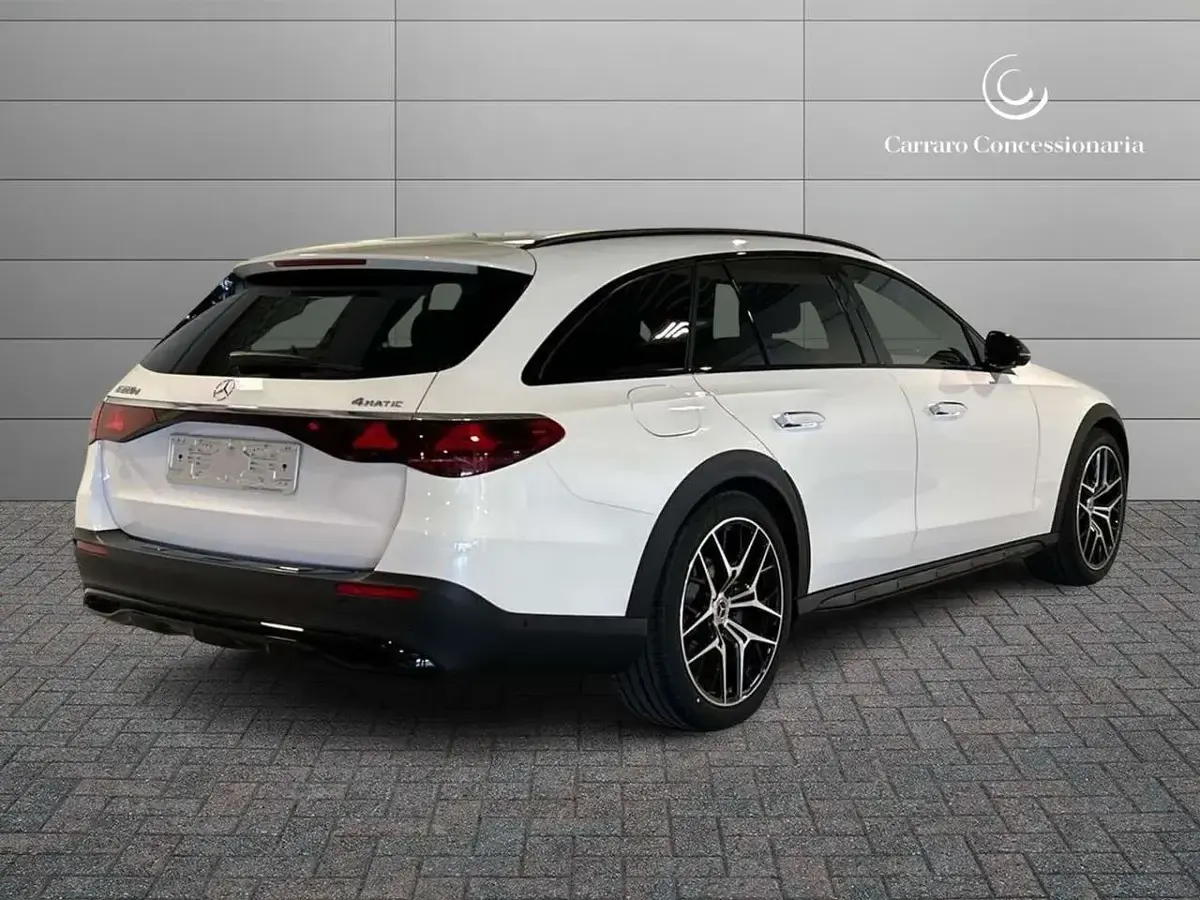 Nuova Mercedes E220 All-Terrain Premium 197 CV (144 kW) 2026 Bianco perlato met Station wagon
