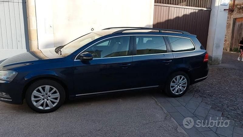 Usata VW Passat 105 CV (77 kW) 2012 Blu Station wagon