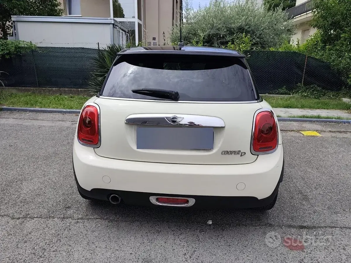 Usata Mini Cooper D 116 CV (85 kW) 2015 Utilitaria