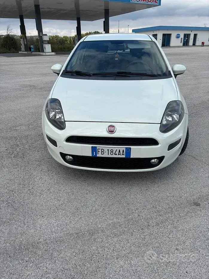 Usata Fiat Grande Punto 75 CV (55 kW) 2015 Bianco Utilitaria