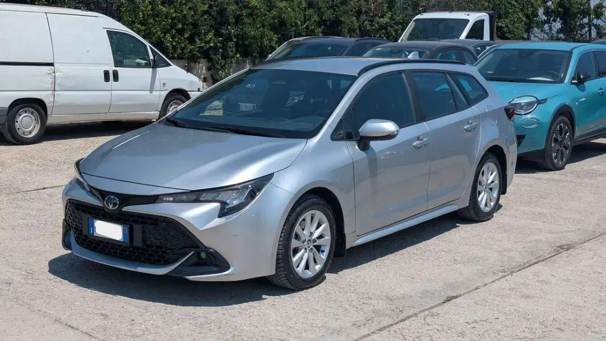 Usata Toyota Corolla Active 98 CV (72 kW) 2023 Grigio Station wagon