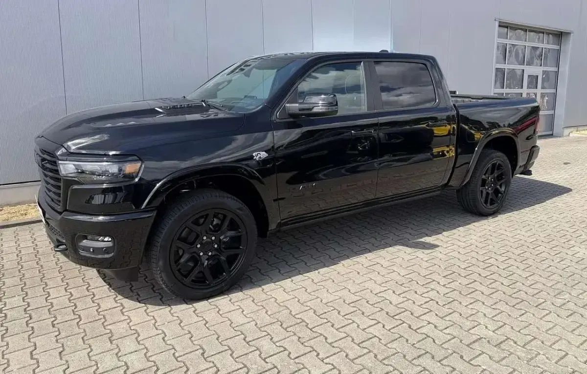 Nuova RAM 1500 401 CV (294 kW) 2026 Nero Pick-up