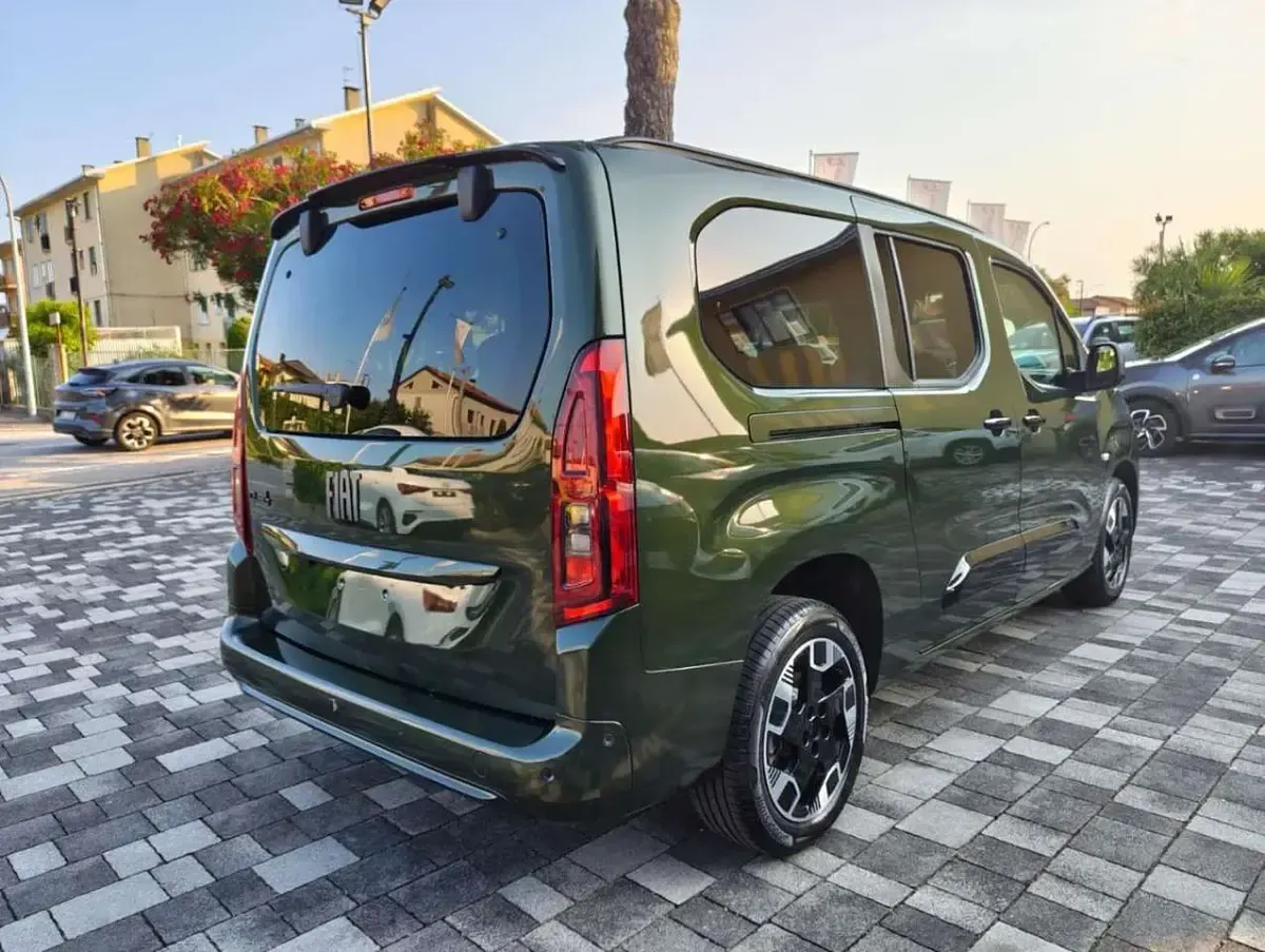 Nuova Fiat Qubo La Prima 131 CV (96 kW) 2026 Verde Monovolume